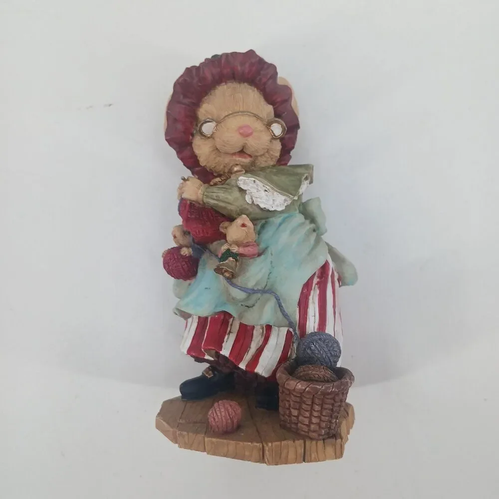 Vintage Patriotic Patriotic Mouse Figurine USA Flag Overall Dress Red White Blue